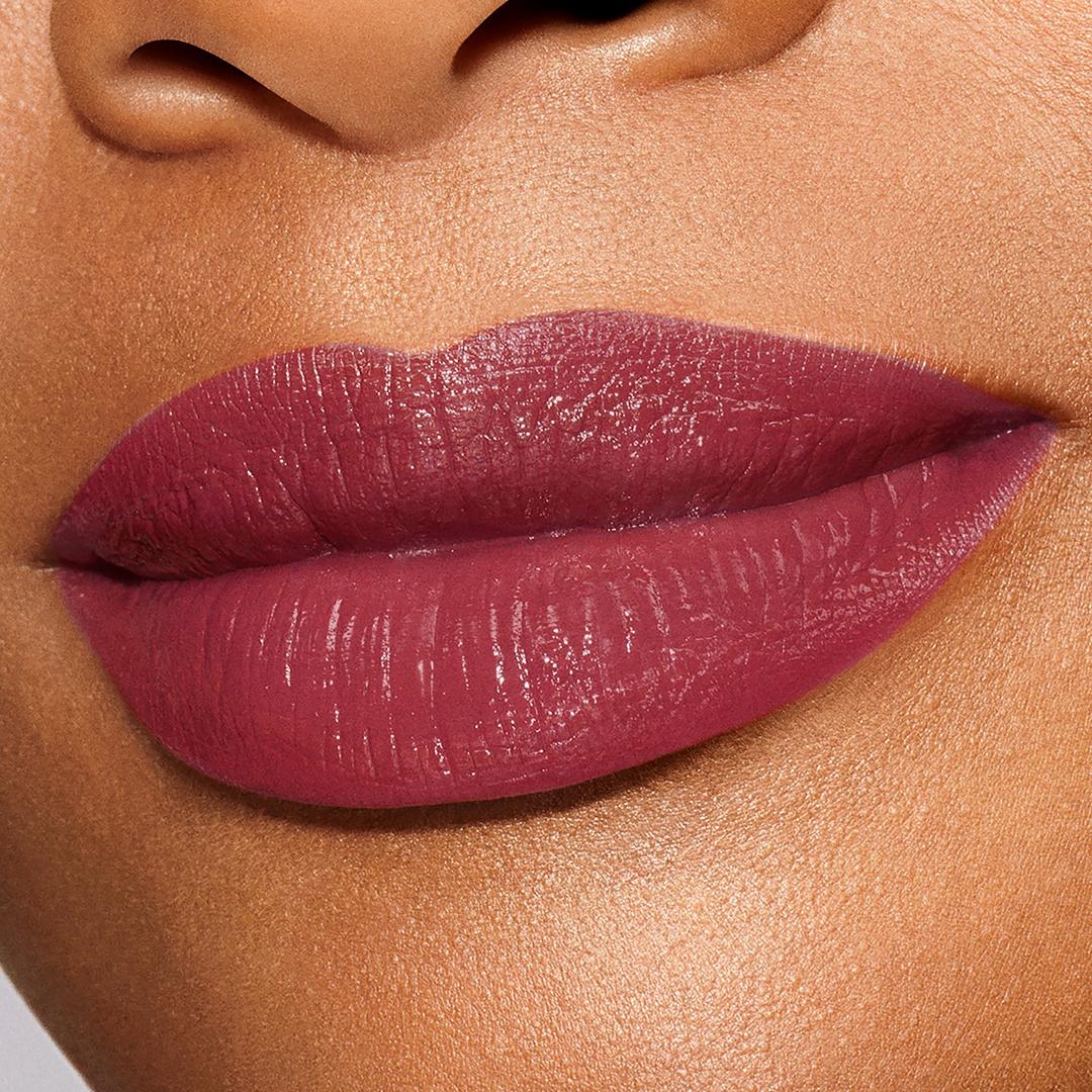Pure Color Explicit Slick Shine Lipstick - Yoğun Parlak Ruj