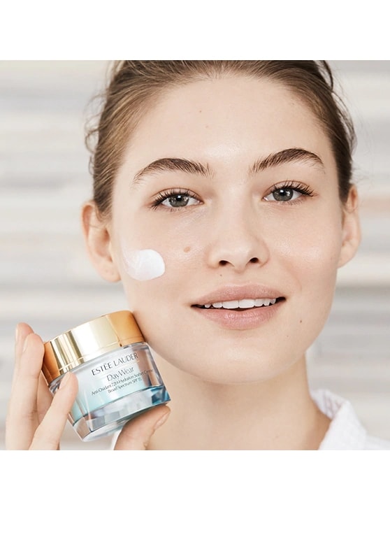 DayWear Anti-Oksidan 72 Saat Nemlendirici Sorbet Krem SPF15